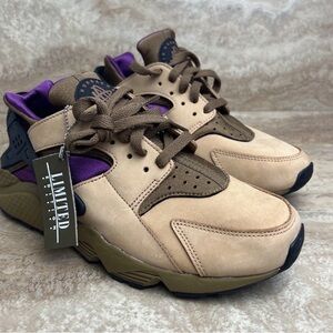 Nike Air Huarache LE Praline Umber Vine Black Mens Shoes Sneakers